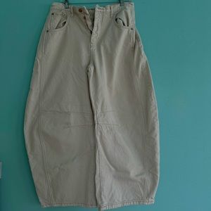 Free people Barrel Jeans. high waisted. Button fly.  We The Free.  Cream color
